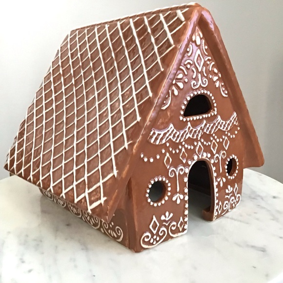 Pottery Barn Gingerbread House Stoneware New With Tag - Picture 10 of 13